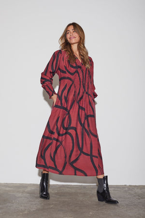 I SAY Ane V-Neck Dress Dresses M97 Black On Red