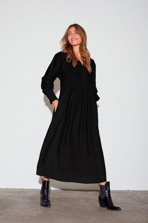 I SAY Ane V-Neck Dress Dresses 900 Black