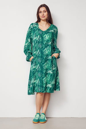 I SAY Annica V-Neck Dress Dresses M54 Green Float