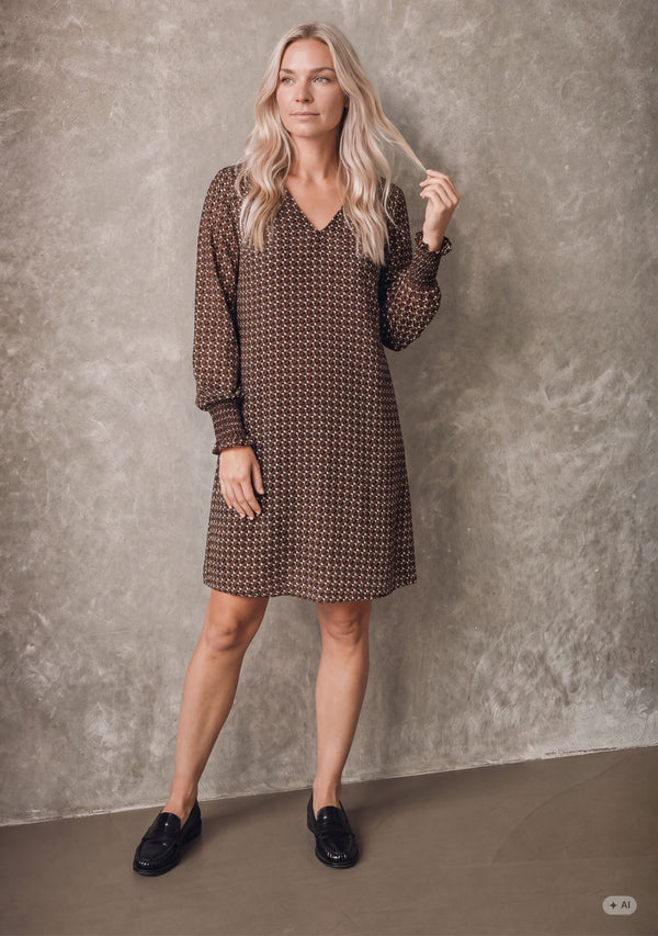 I SAY Bitten Pleat Dress Dresses A93 Geometric