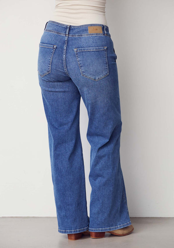 I SAY Como New Wide Jeans Pants 700 Mid Denim Wash