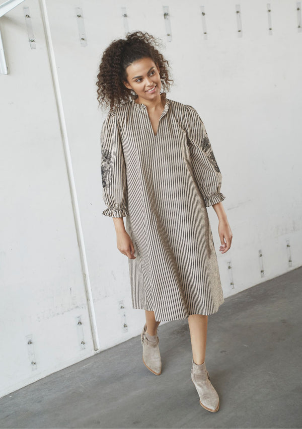 I SAY Helia New Dress Dresses M09 Camel/Black Stripe