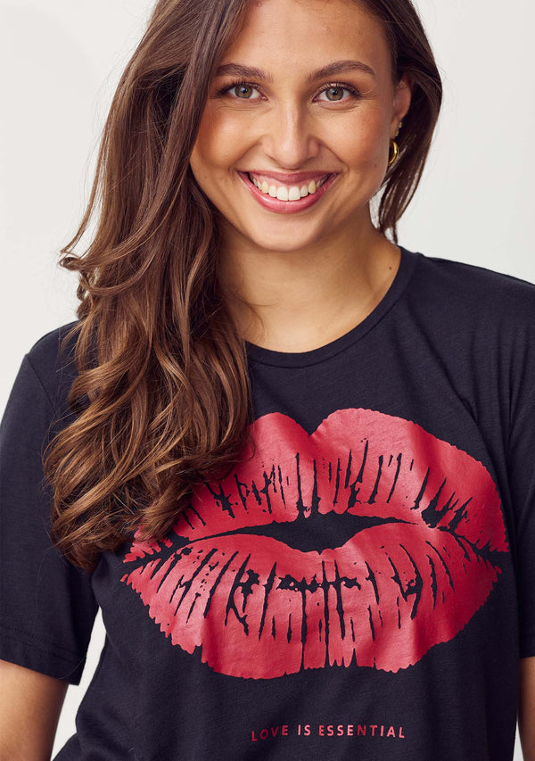 I SAY Kora Lip T-Shirt T-Shirts 900 Black