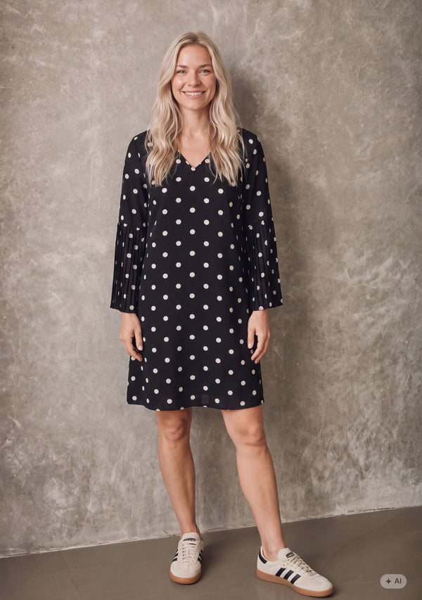 I SAY Melba Pleat Dress Dresses N62 Black w/Dots
