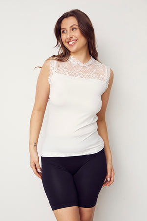 I SAY Nilla Highneck Top Tops 101 Broken White
