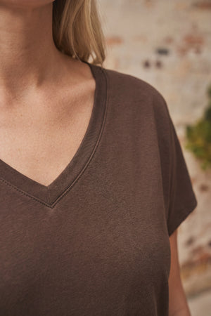 I SAY Nugga V-Neck T-Shirt Basics 356 Dark brown
