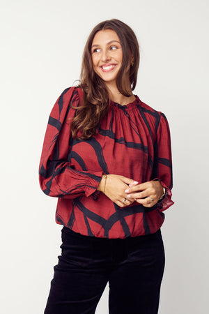 I SAY Tanna Printed Blouse Blouses M97 Black On Red